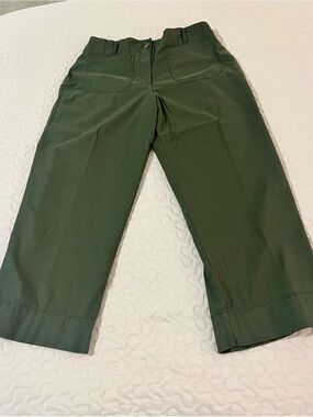 Women’s Army Green Crop Pants